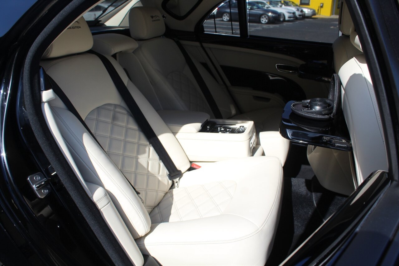 Used 2013 Bentley Mulsanne RWD image 30