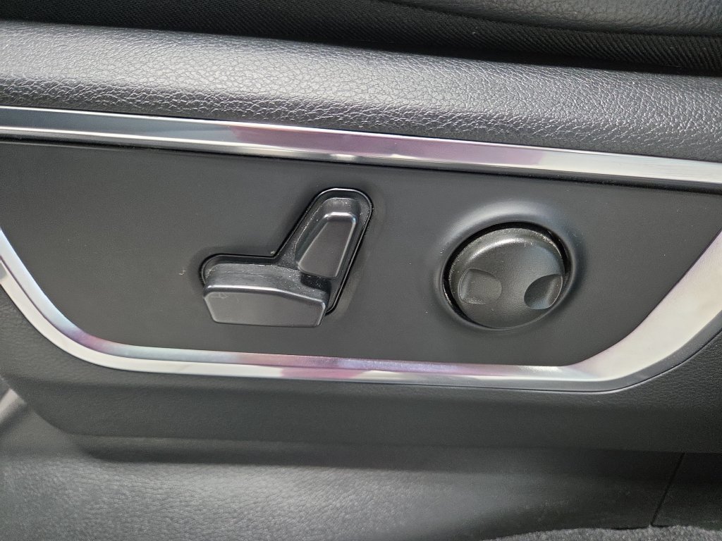 Used 2026 RAM 1500 Laramie AWD/4WD image 32