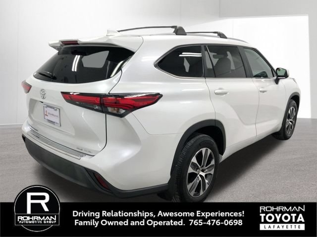 Used 2023 Toyota Highlander XLE AWD/4WD image 7