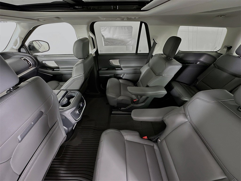 New 2026 Ford Expedition Active image 23