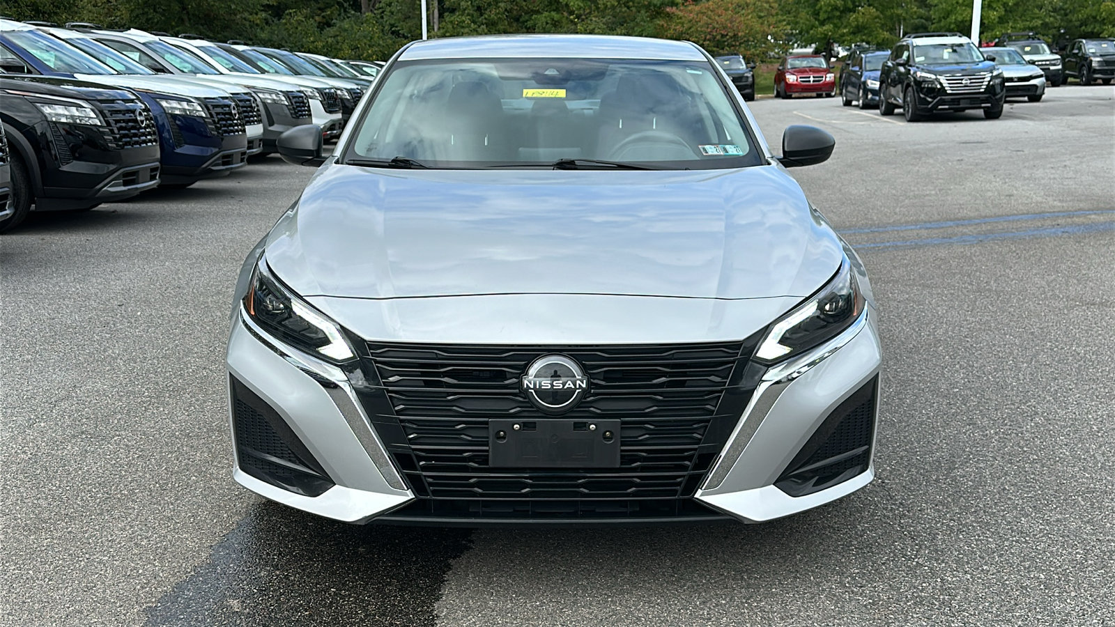 Used 2024 Nissan Altima 2.5 SV FWD image 3
