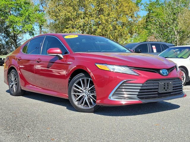 Used 2021 Toyota Camry XLE w/ Navigation Upgrade Package image 38