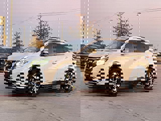 Used 2019 Nissan Murano SV w/ Premium Package image 2