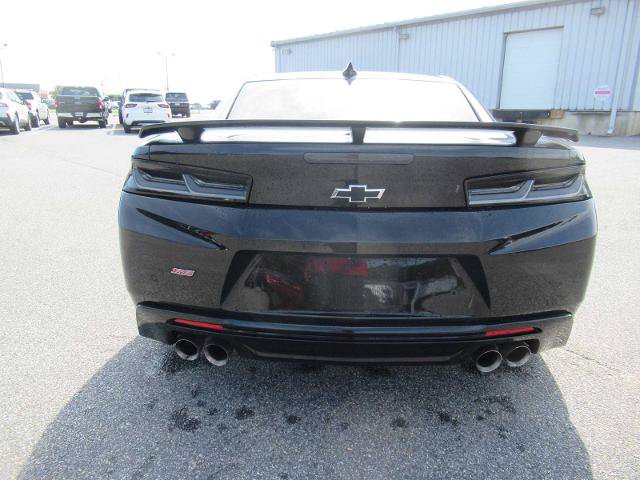 Used 2018 Chevrolet Camaro SS RWD image 6