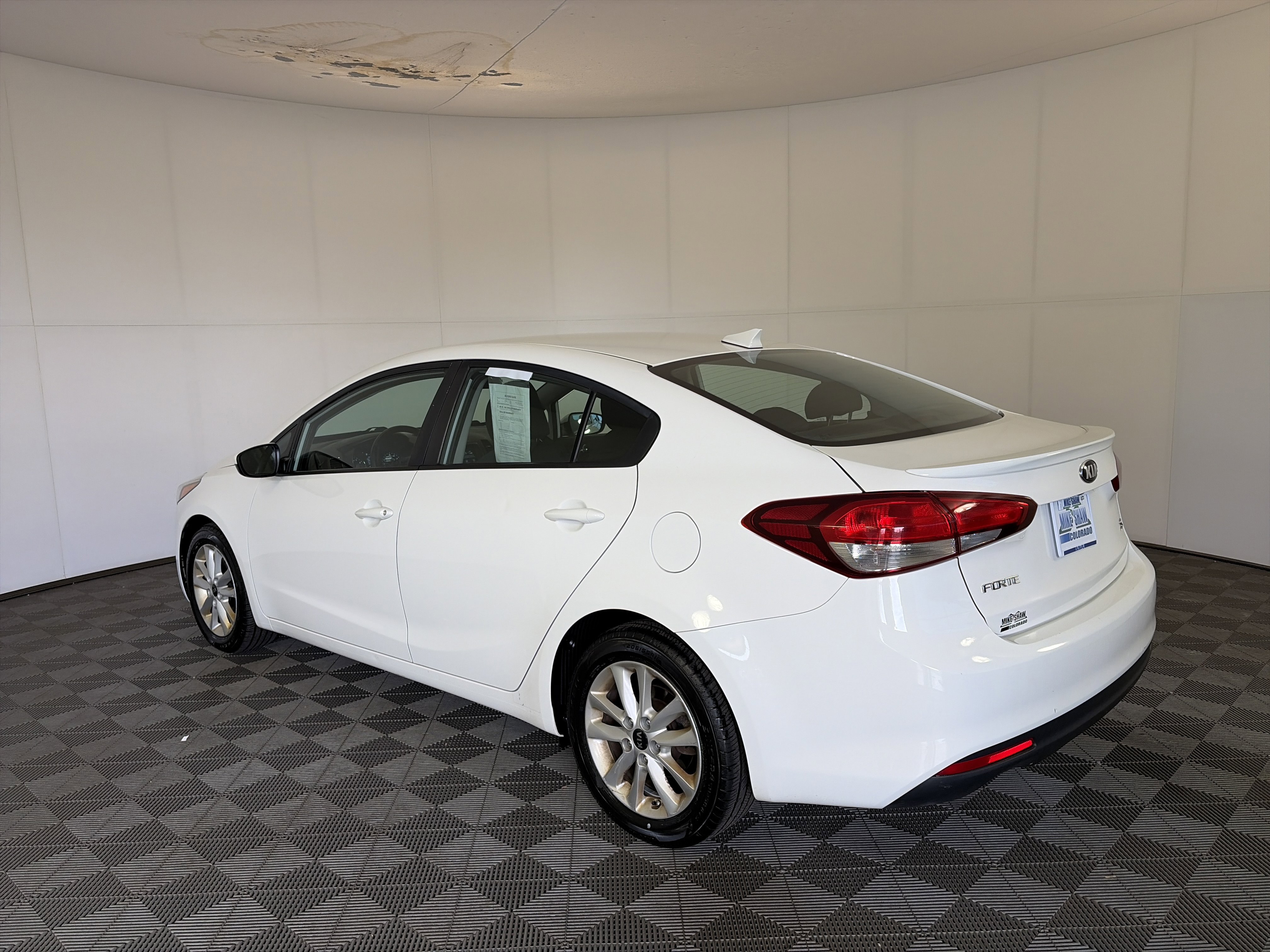 Used 2017 Kia Forte S image 7