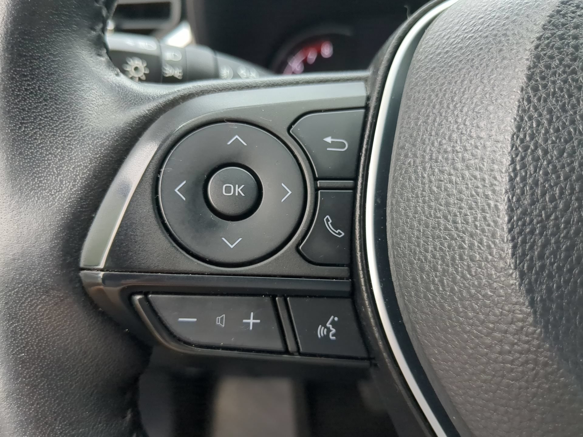 Used 2025 Toyota RAV4 XLE Premium w/ Weather Package FWD image 65