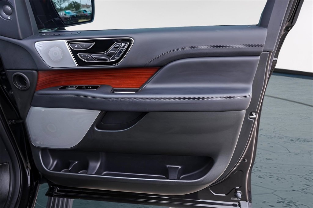 Used 2024 Lincoln Navigator L Reserve image 34