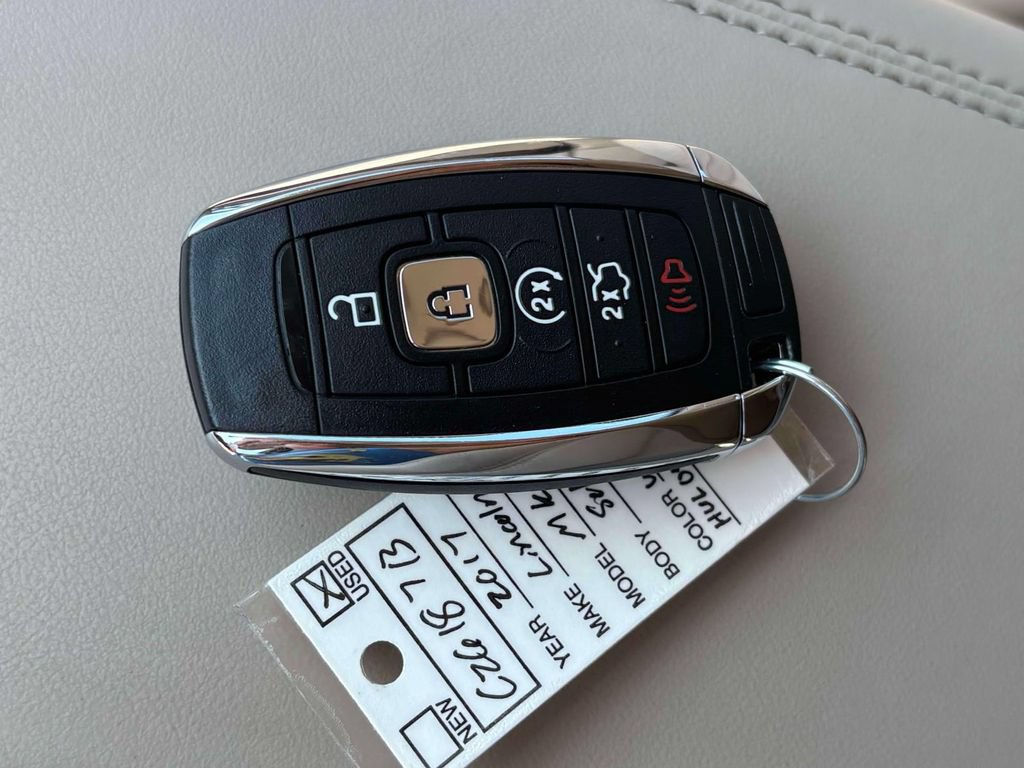 Used 2017 Lincoln MKC Select w/ Select Plus Package AWD/4WD image 22