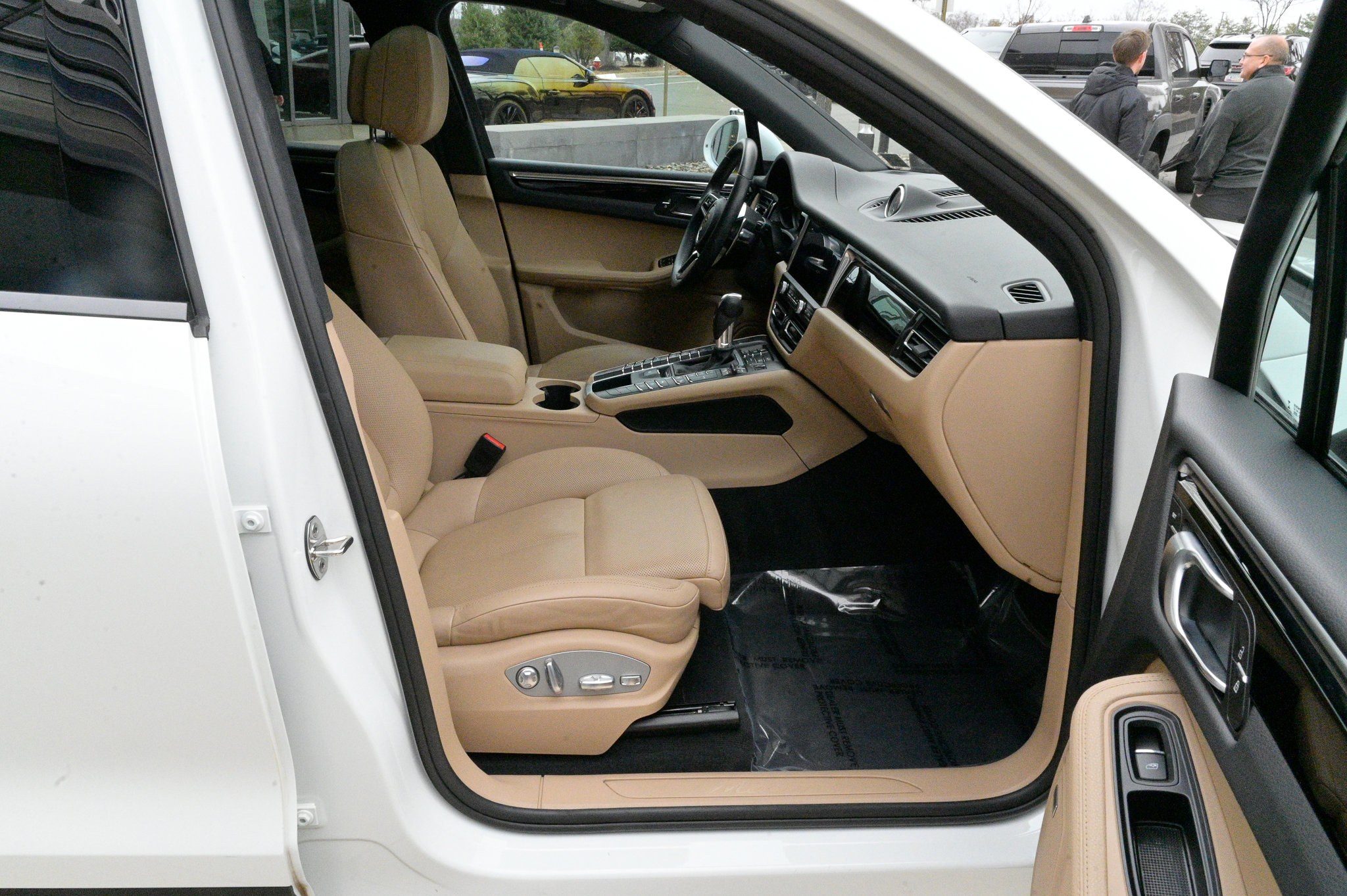 Used 2020 Porsche Macan image 52