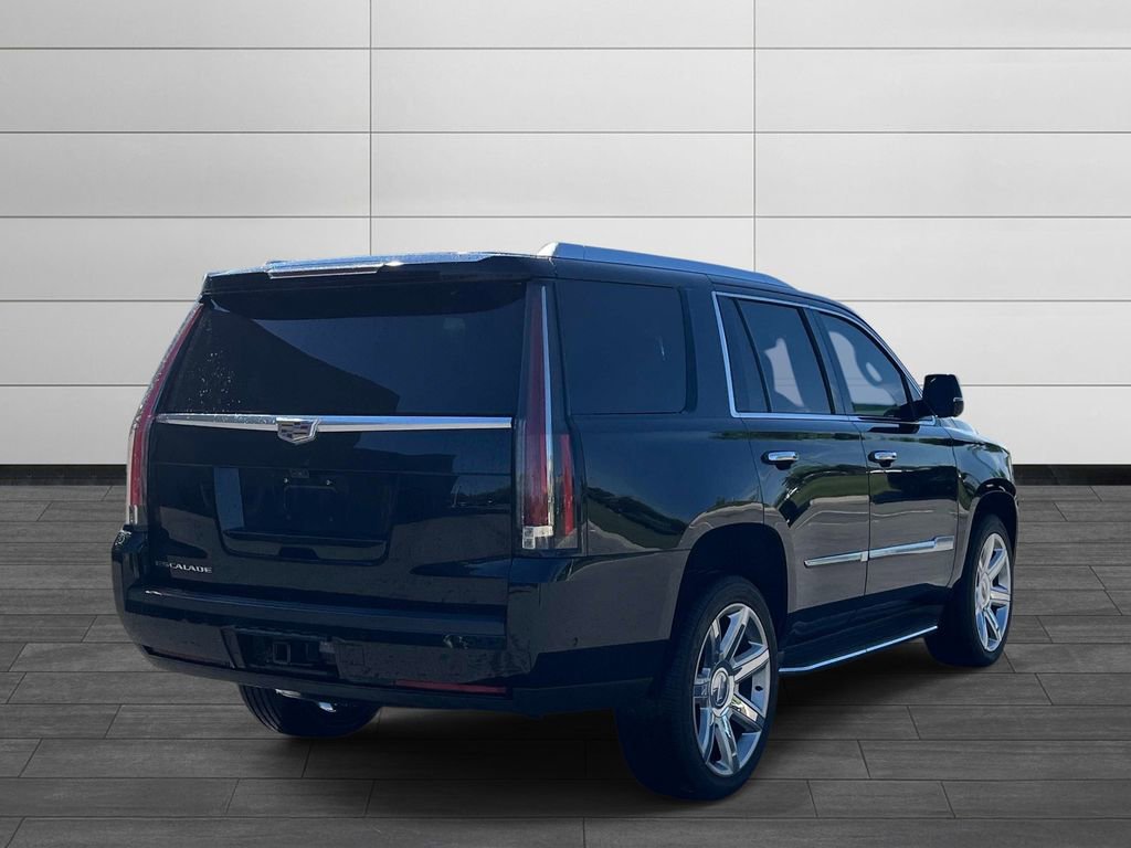 Used 2018 Cadillac Escalade Luxury AWD/4WD image 5