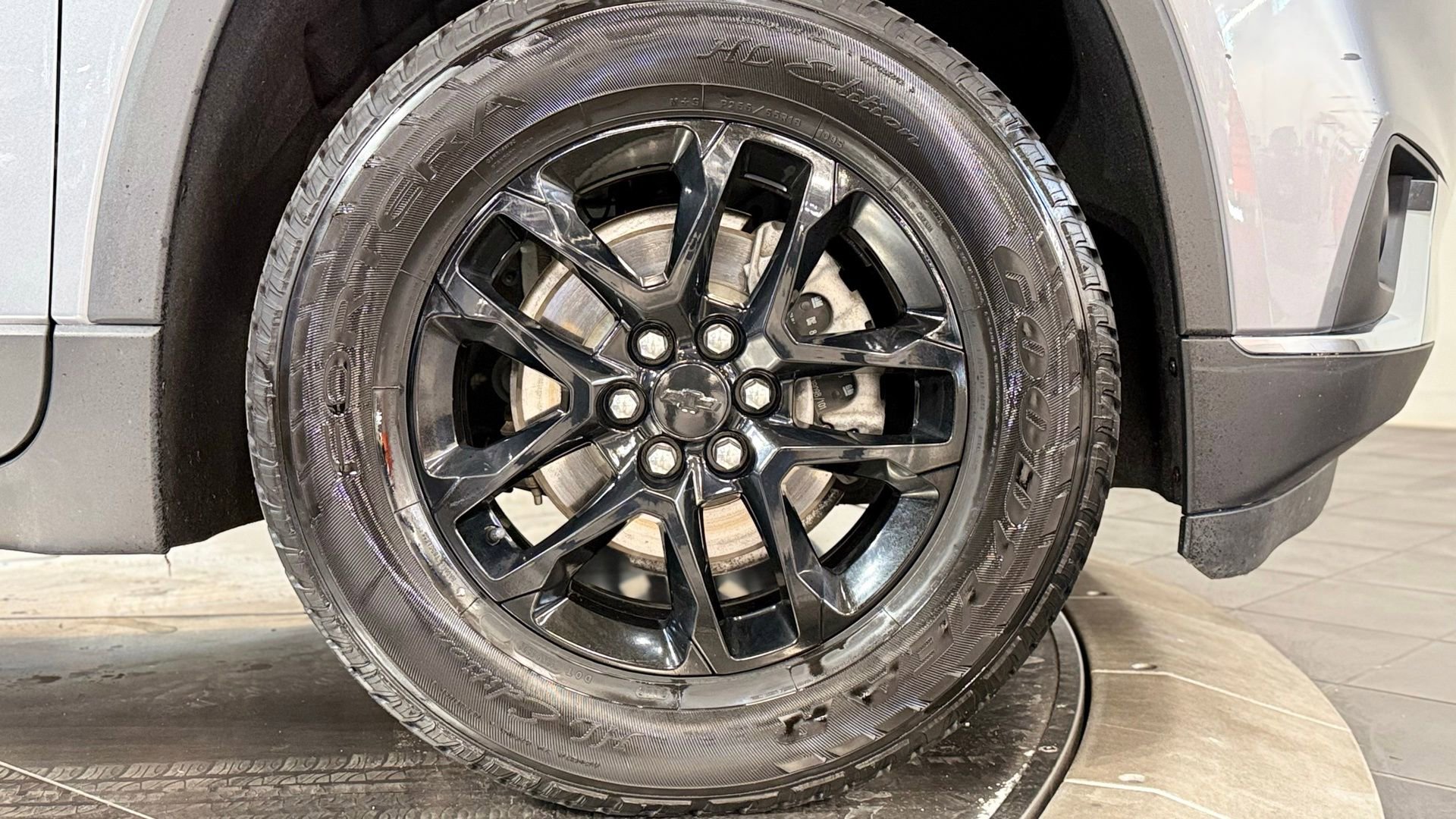 Used 2020 Chevrolet Traverse LT image 21