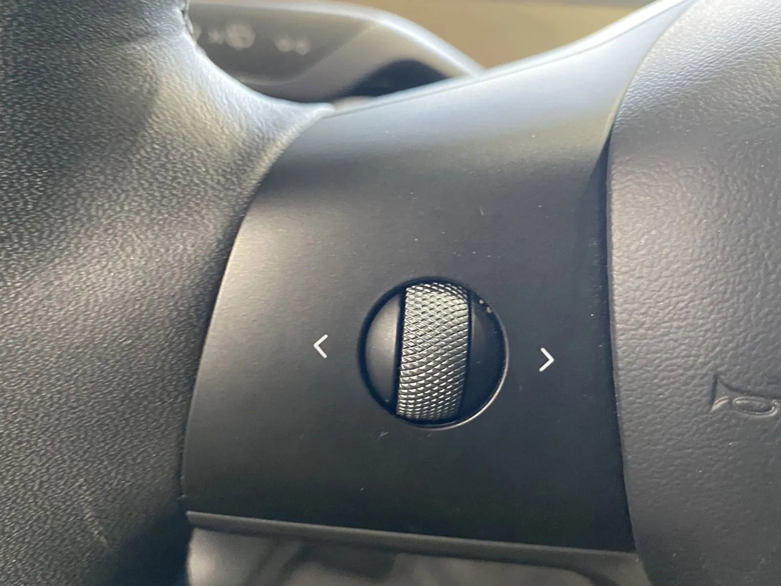 Used 2023 Tesla Model Y Long Range image 18