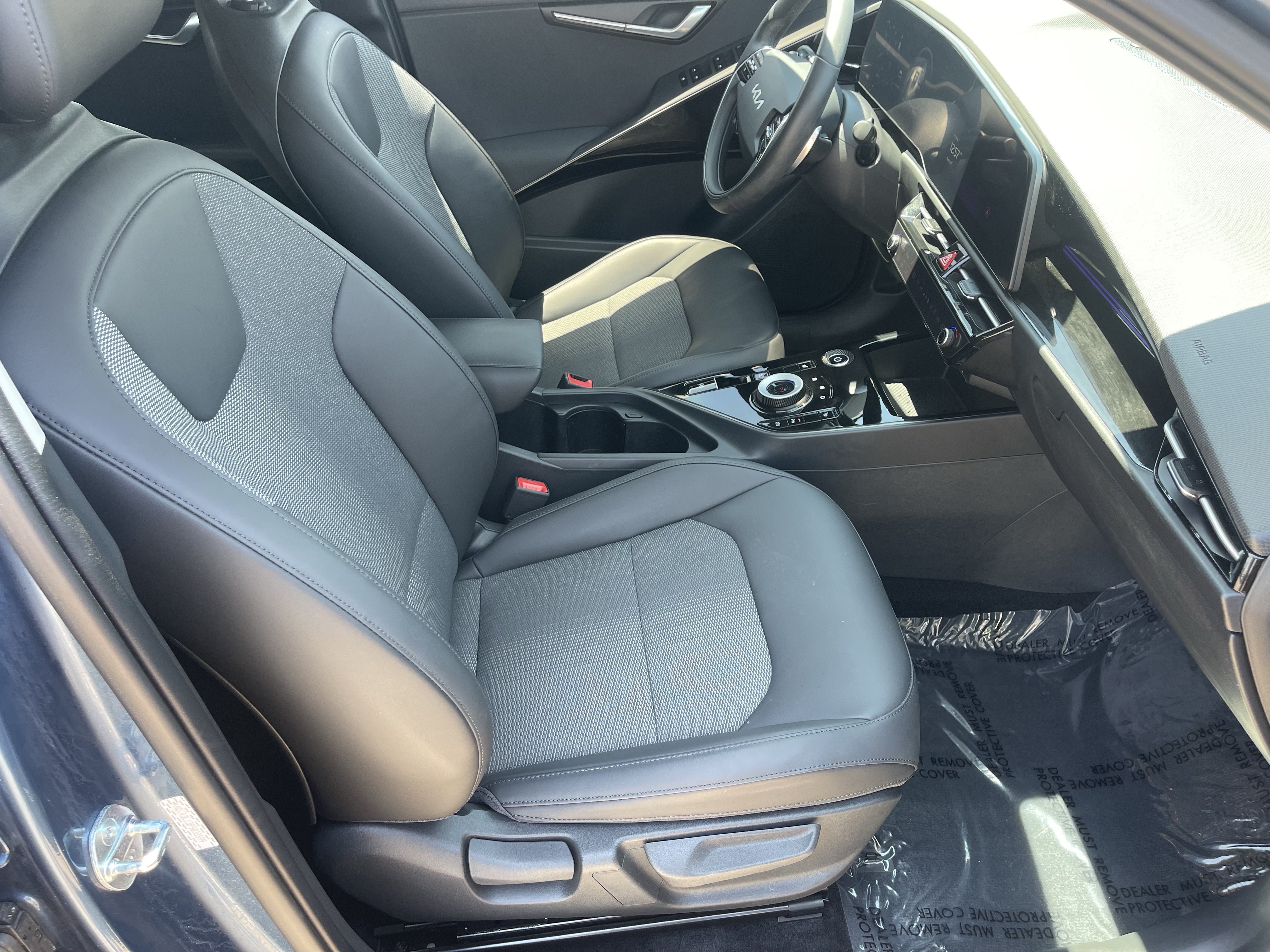 Certified 2023 Kia Niro Wind FWD image 9