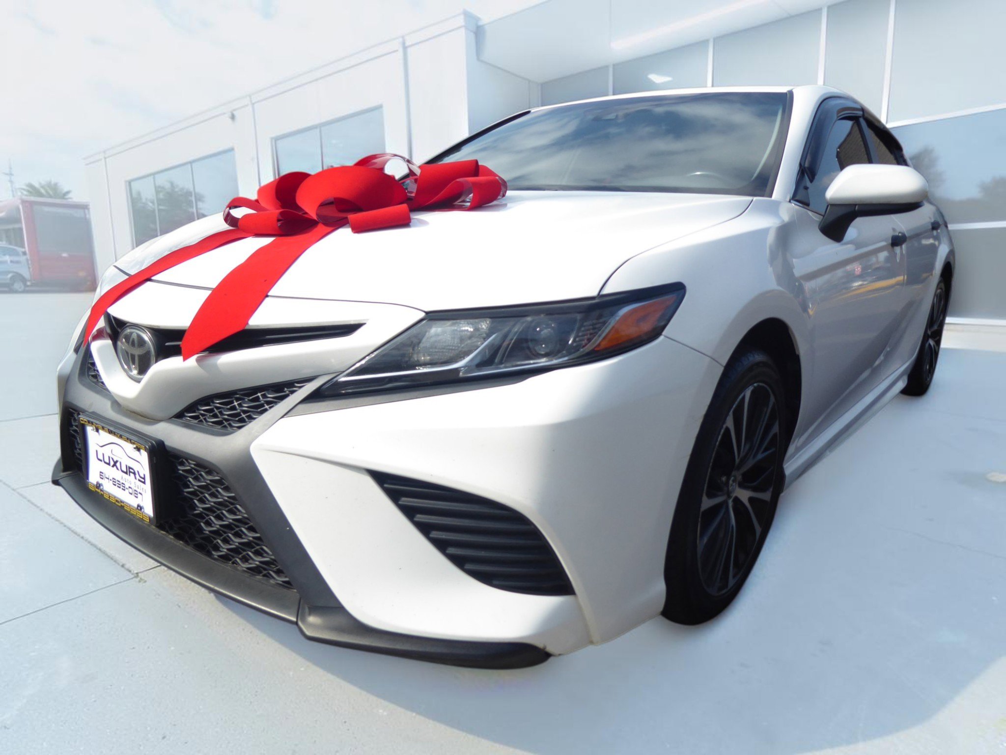 Used 2018 Toyota Camry SE FWD image 6