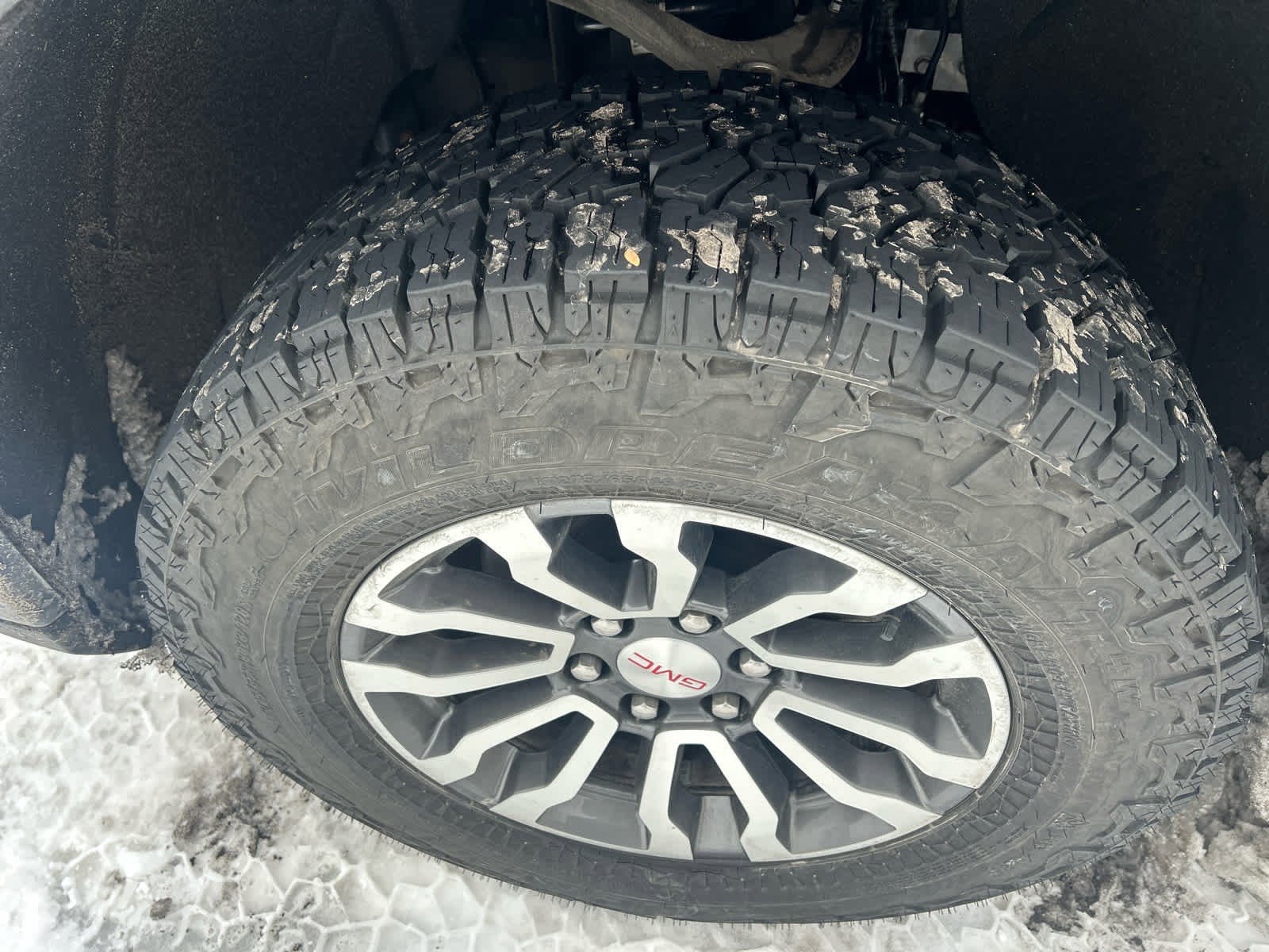 Used 2022 GMC Sierra 1500 AT4 w/ Technology Package image 4