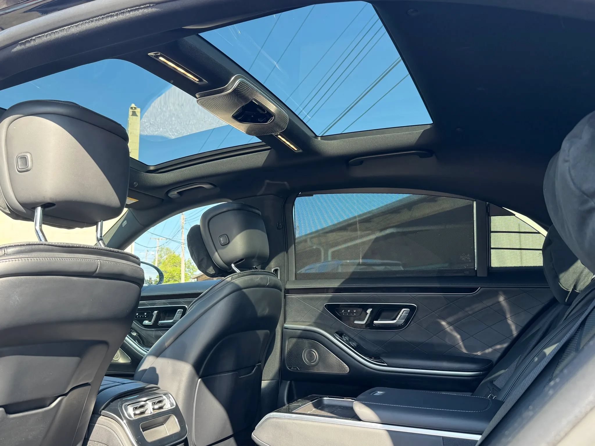 Used 2022 Mercedes-Benz S 580 4MATIC Sedan w/ AMG Line Package image 19