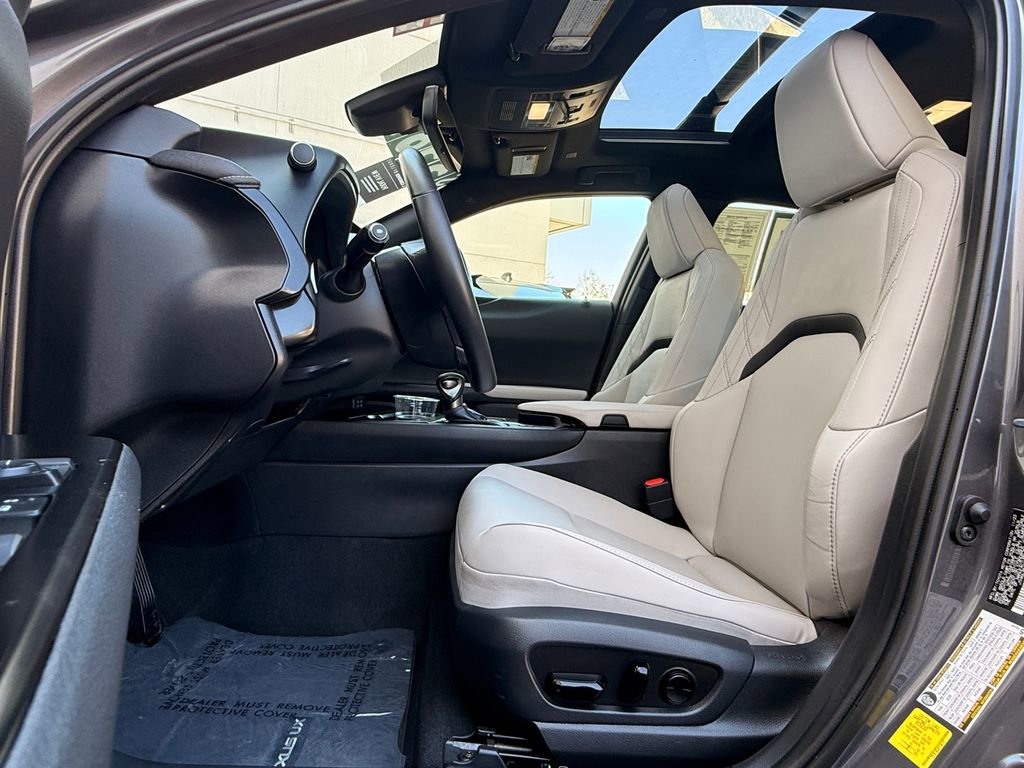 Certified 2024 Lexus UX 250h FWD image 18