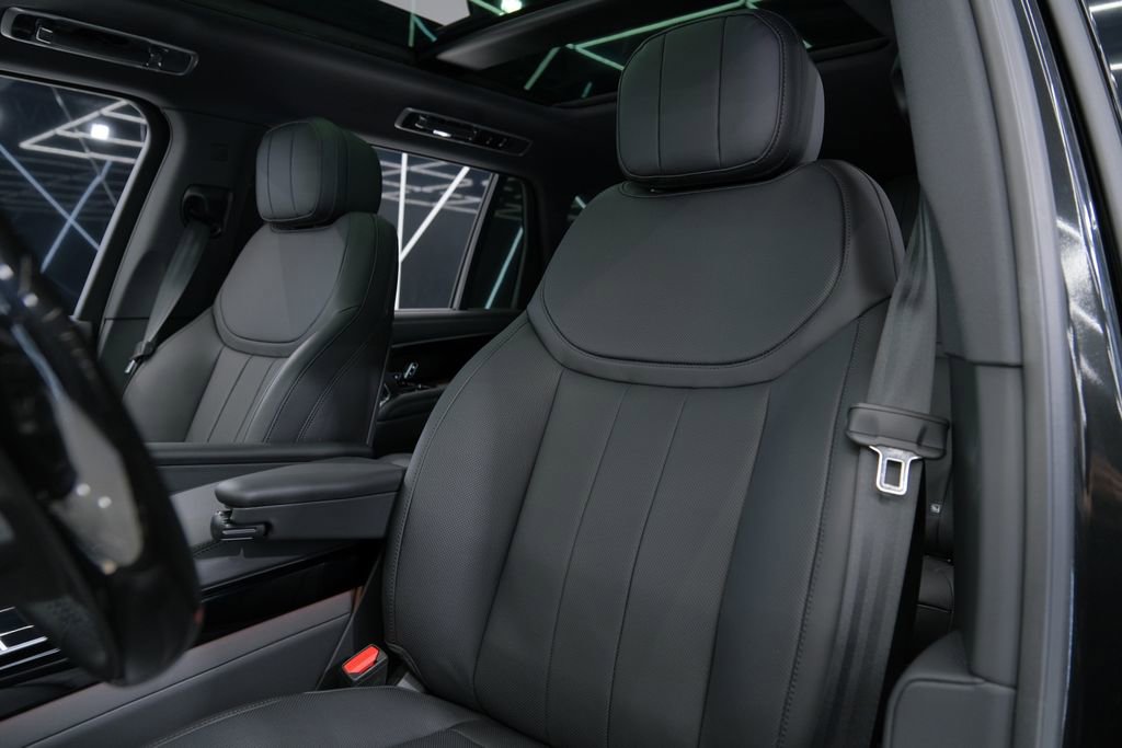 Used 2026 Land Rover Range Rover Long Wheelbase SE image 22