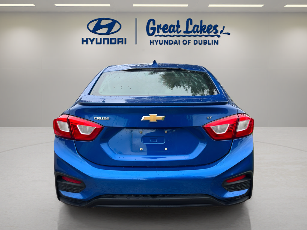Used 2018 Chevrolet Cruze LT w/ Convenience Package FWD image 4