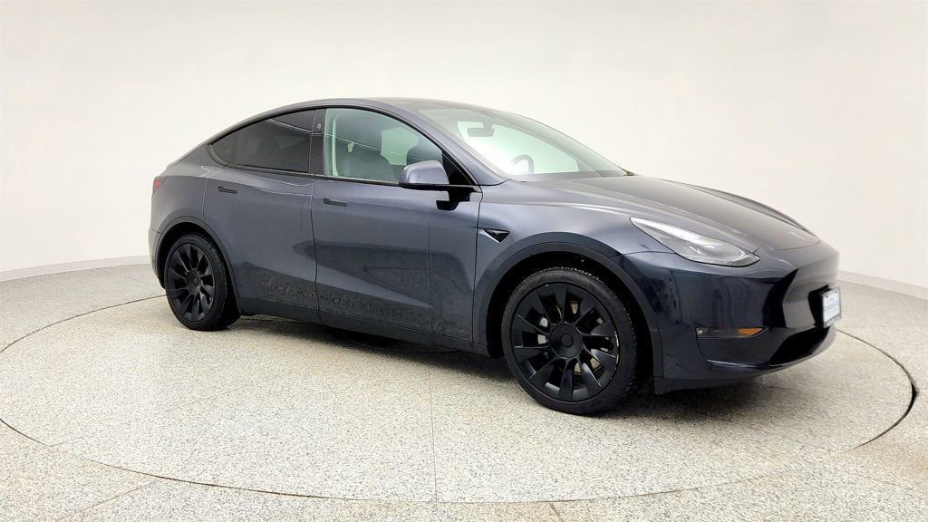 Used 2025 Tesla Model Y Long Range image 3
