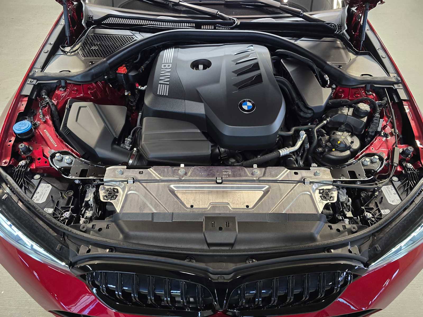 Used 2025 BMW 330i xDrive 330i xDrive w/ M Sport Package image 9