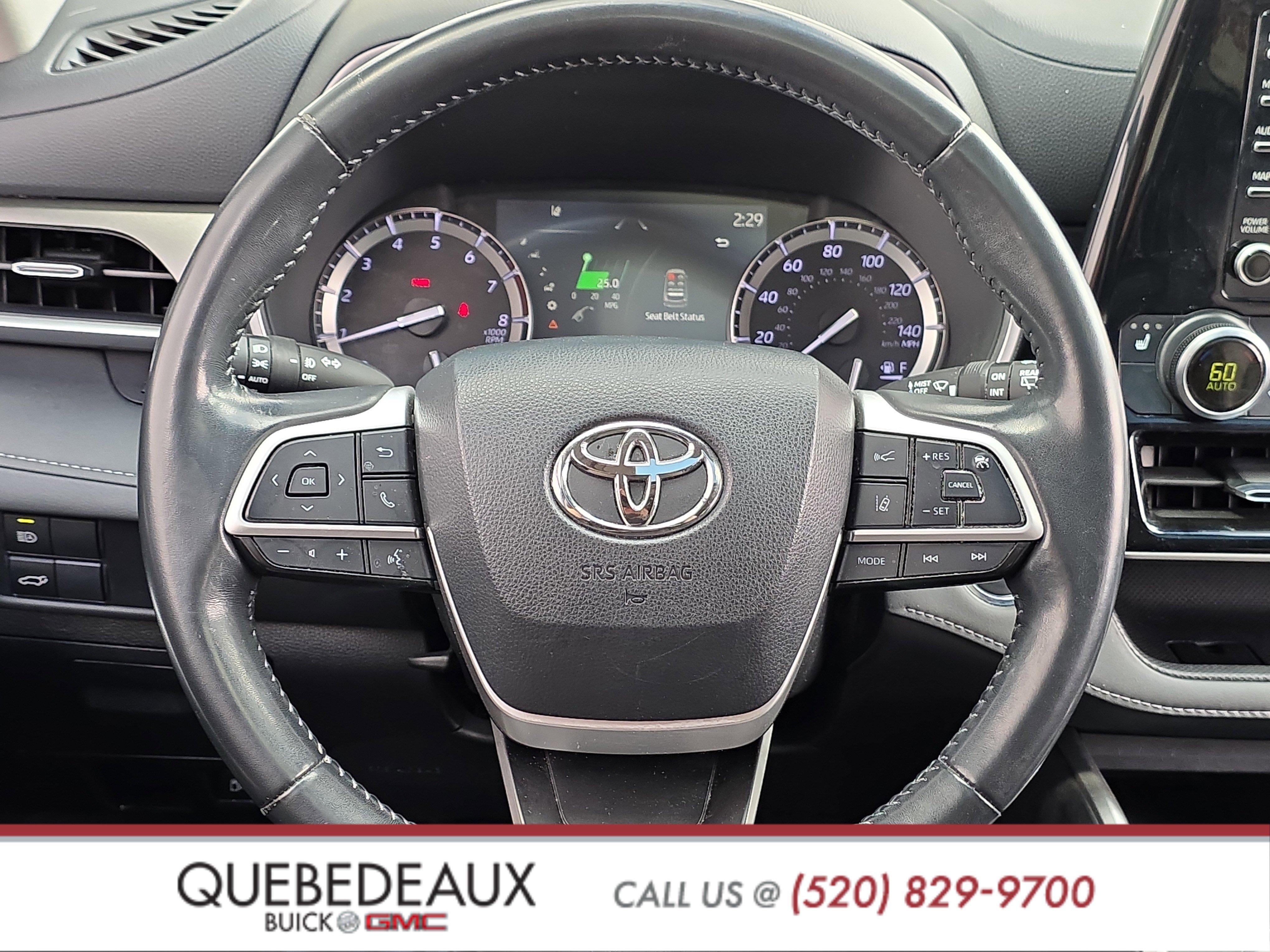 Used 2022 Toyota Highlander XLE FWD image 13