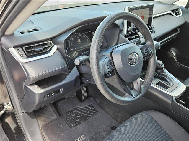 Used 2023 Toyota RAV4 LE FWD image 9