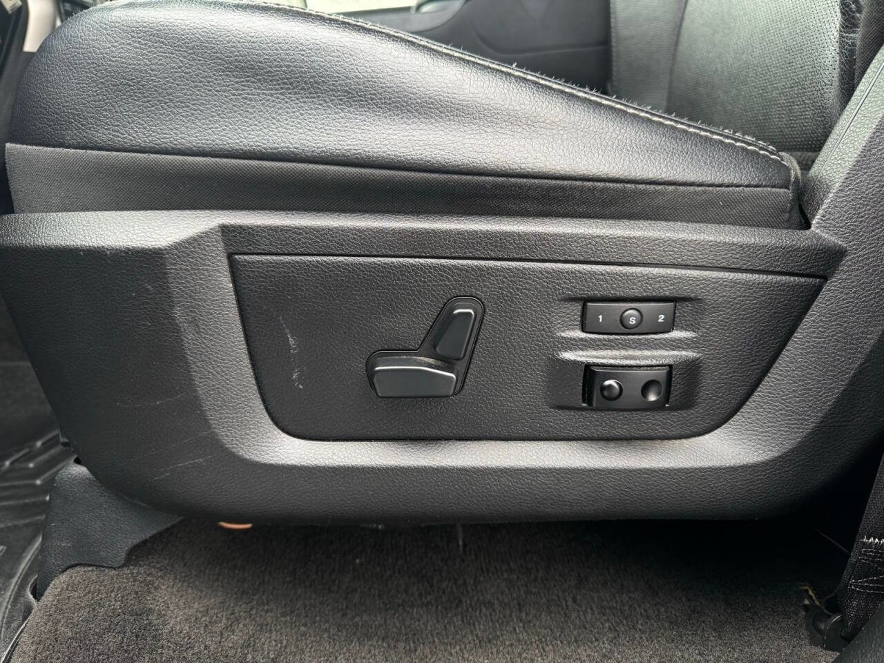 Used 2017 RAM 1500 Laramie image 14