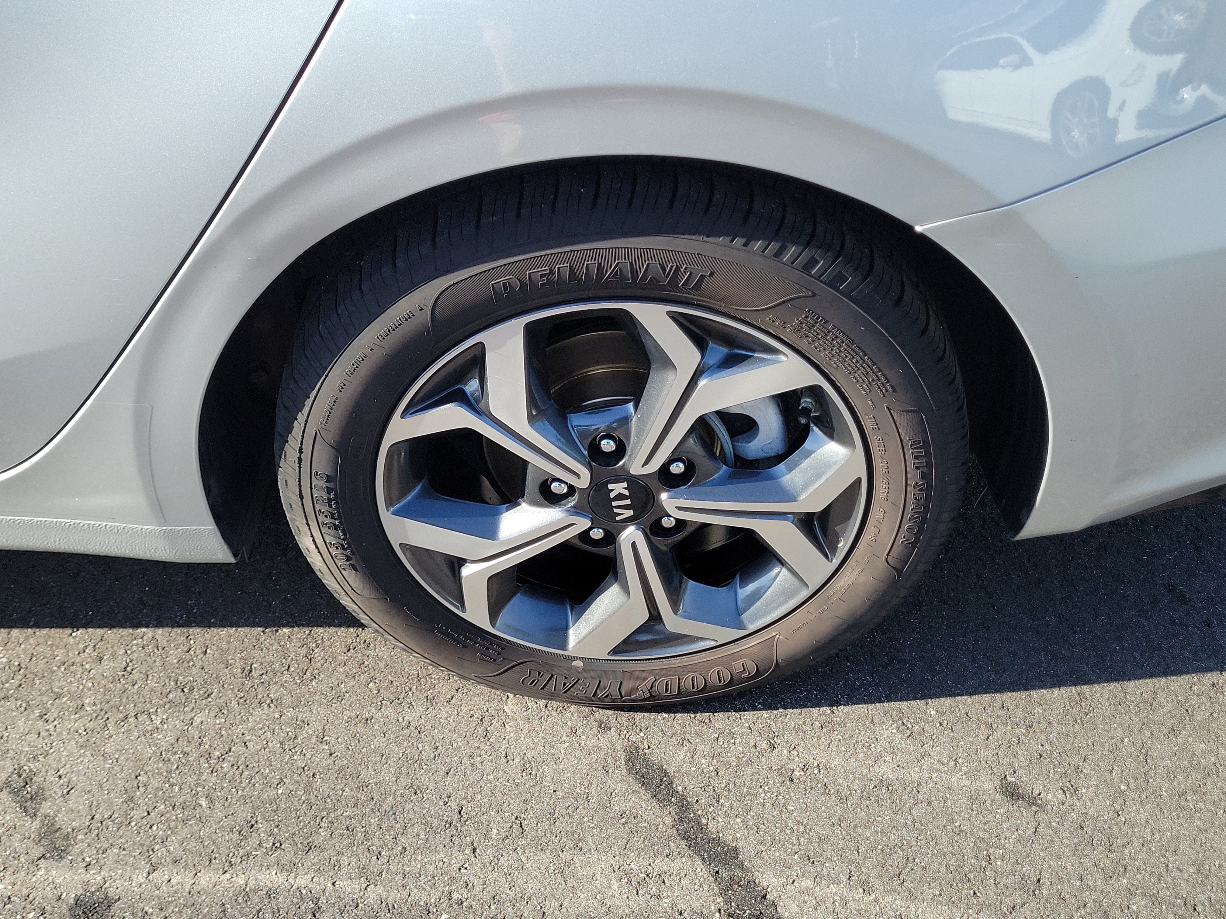 Used 2020 Kia Forte LXS FWD image 36