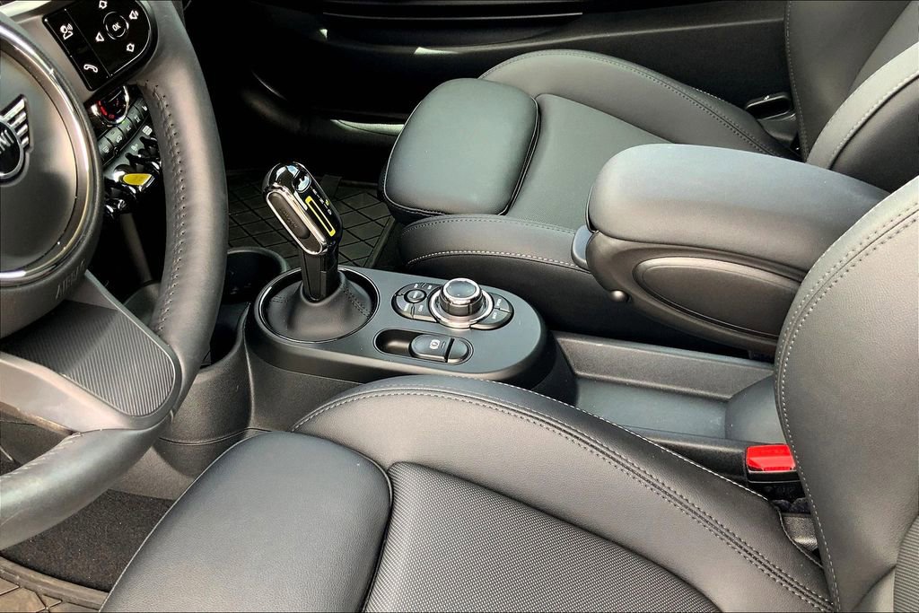 Certified 2024 MINI Cooper SE image 19
