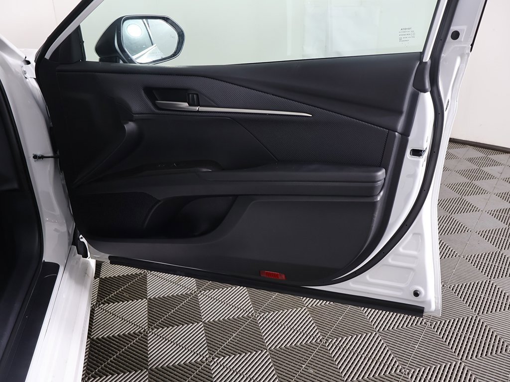 Used 2025 Toyota Camry SE image 20