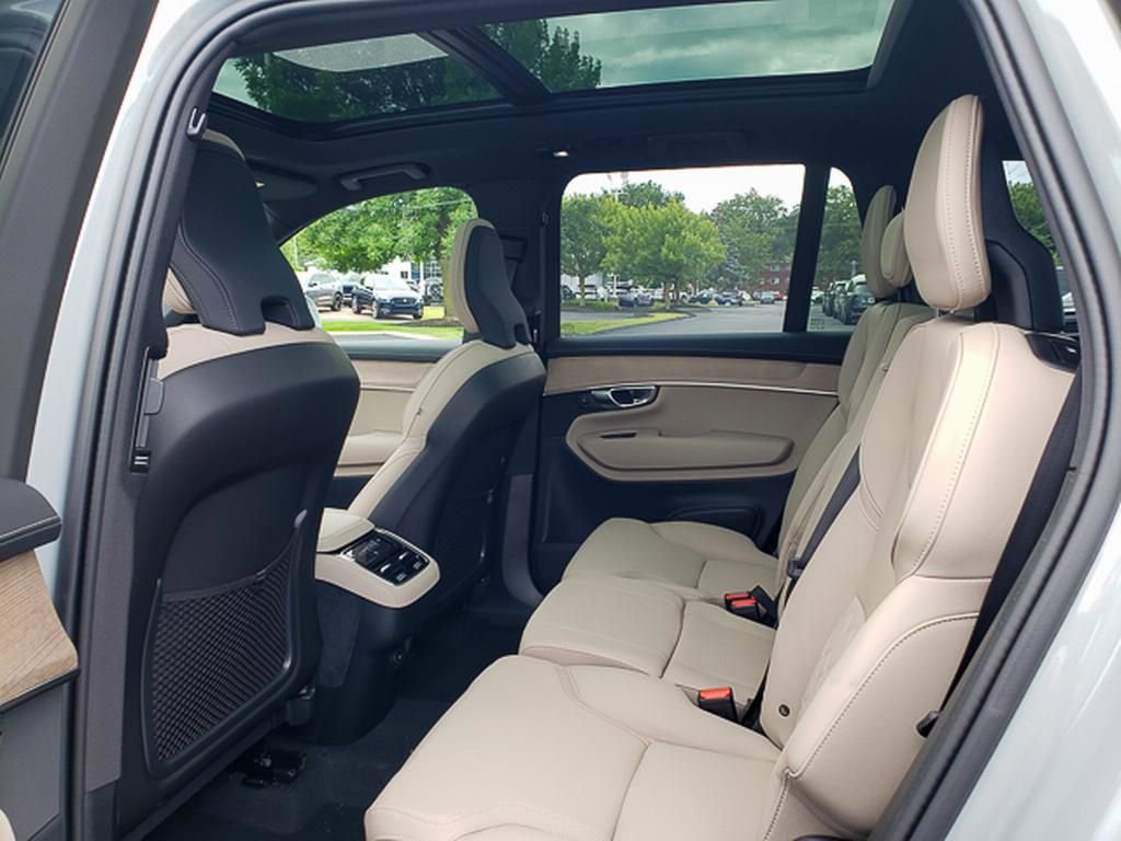 New 2026 Volvo XC90 B6 Plus w/ Protection Package Premier image 11