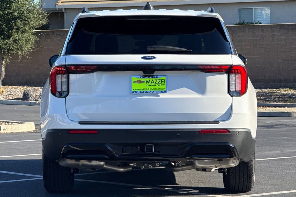 Used 2025 Ford Explorer ST-Line image 12
