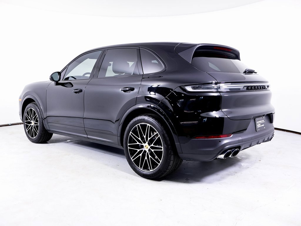 Certified 2024 Porsche Cayenne image 3