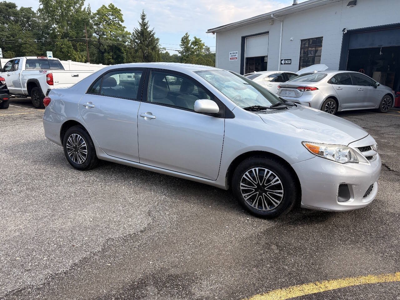 Used 2011 Toyota Corolla LE FWD image 5