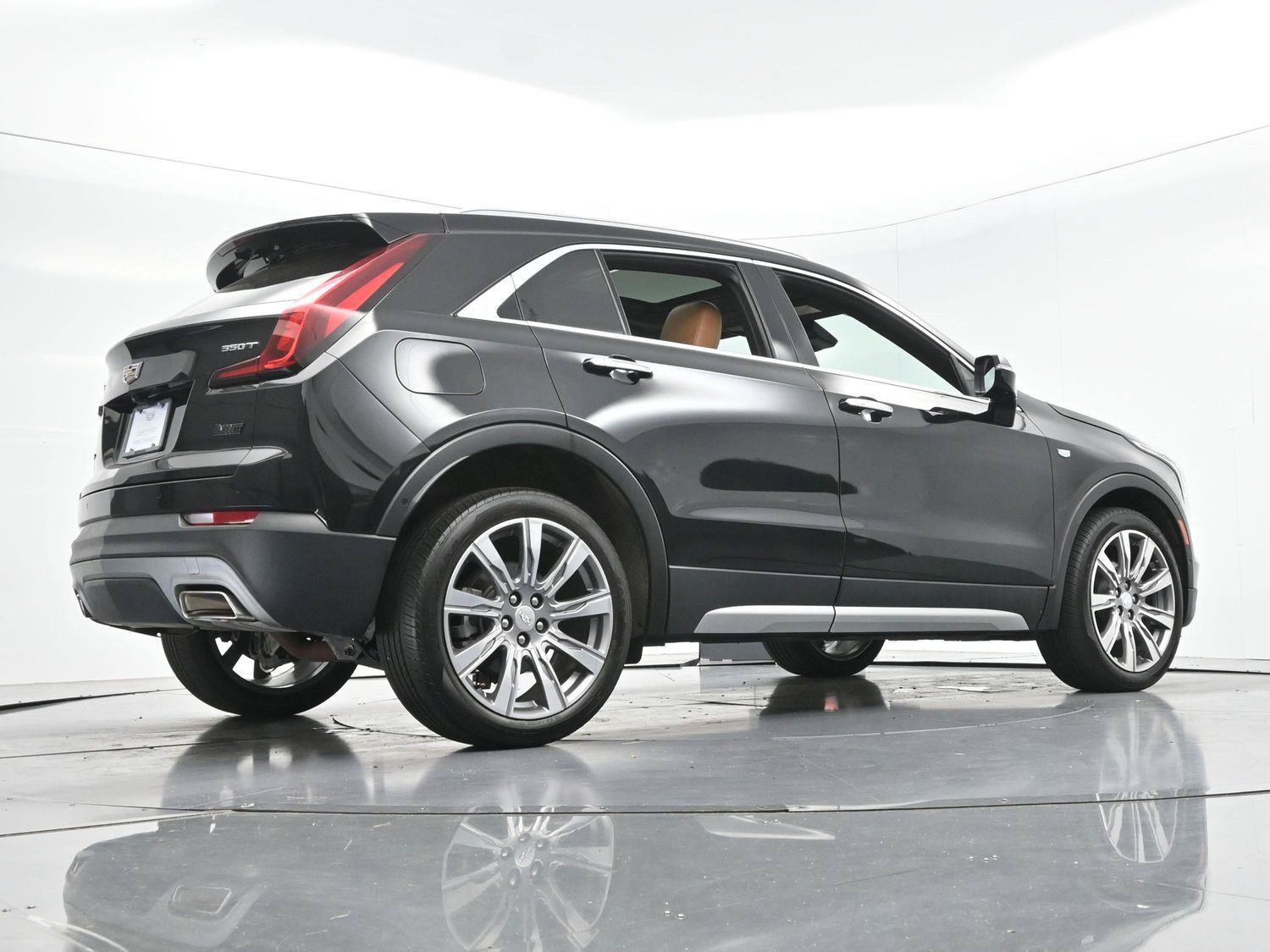 Certified 2022 Cadillac XT4 Premium Luxury w/ Enhanced Visibility Package AWD/4WD image 50
