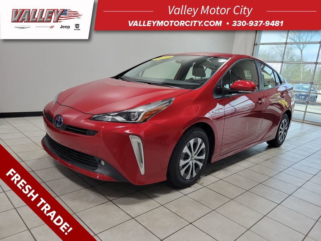 Used 2022 Toyota Prius LE image 2