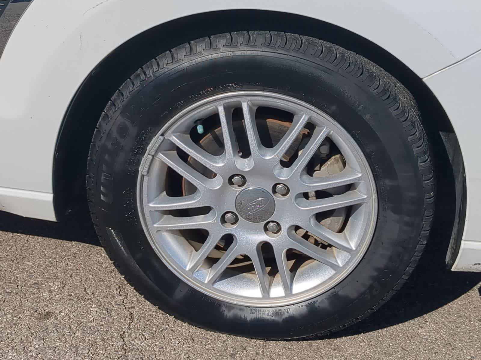 Used 2008 Ford Focus SE FWD image 14