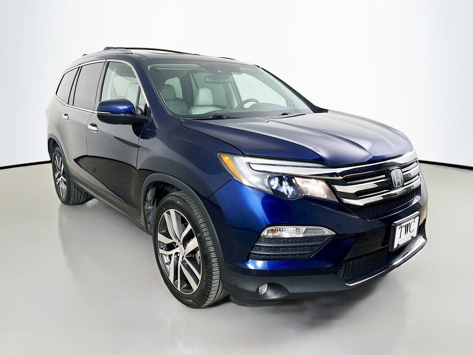 Used 2016 Honda Pilot Elite image 3