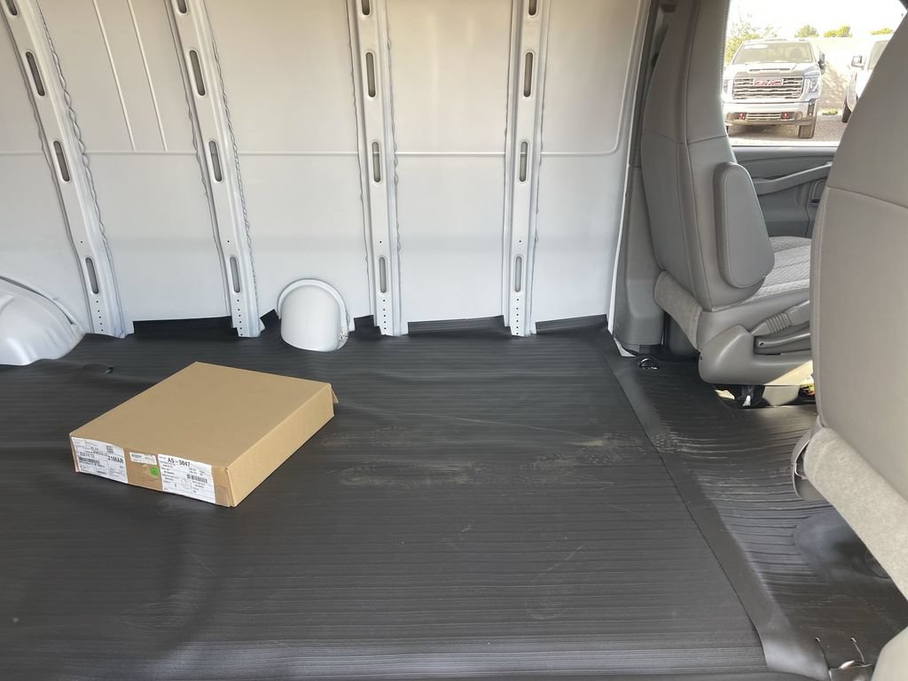 New 2025 GMC Savana 2500 Extended w/ Driver Convenience Package RWD image 27