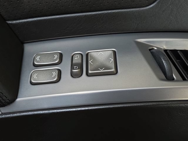 Used 2006 Cadillac XLR V RWD image 34