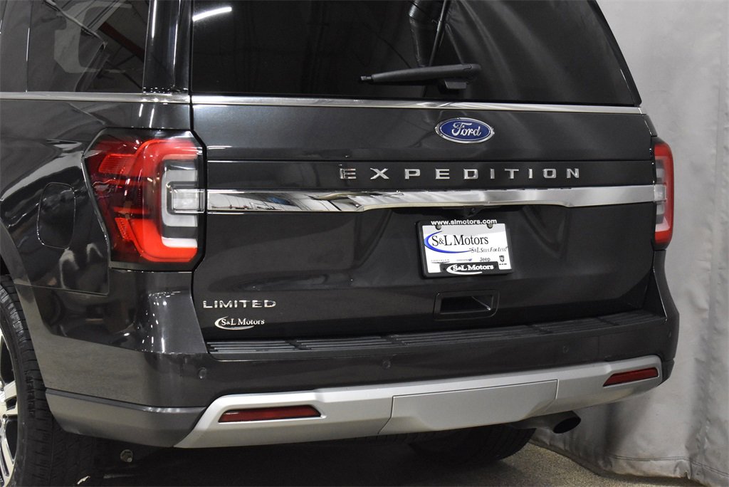 Used 2024 Ford Expedition Limited image 9
