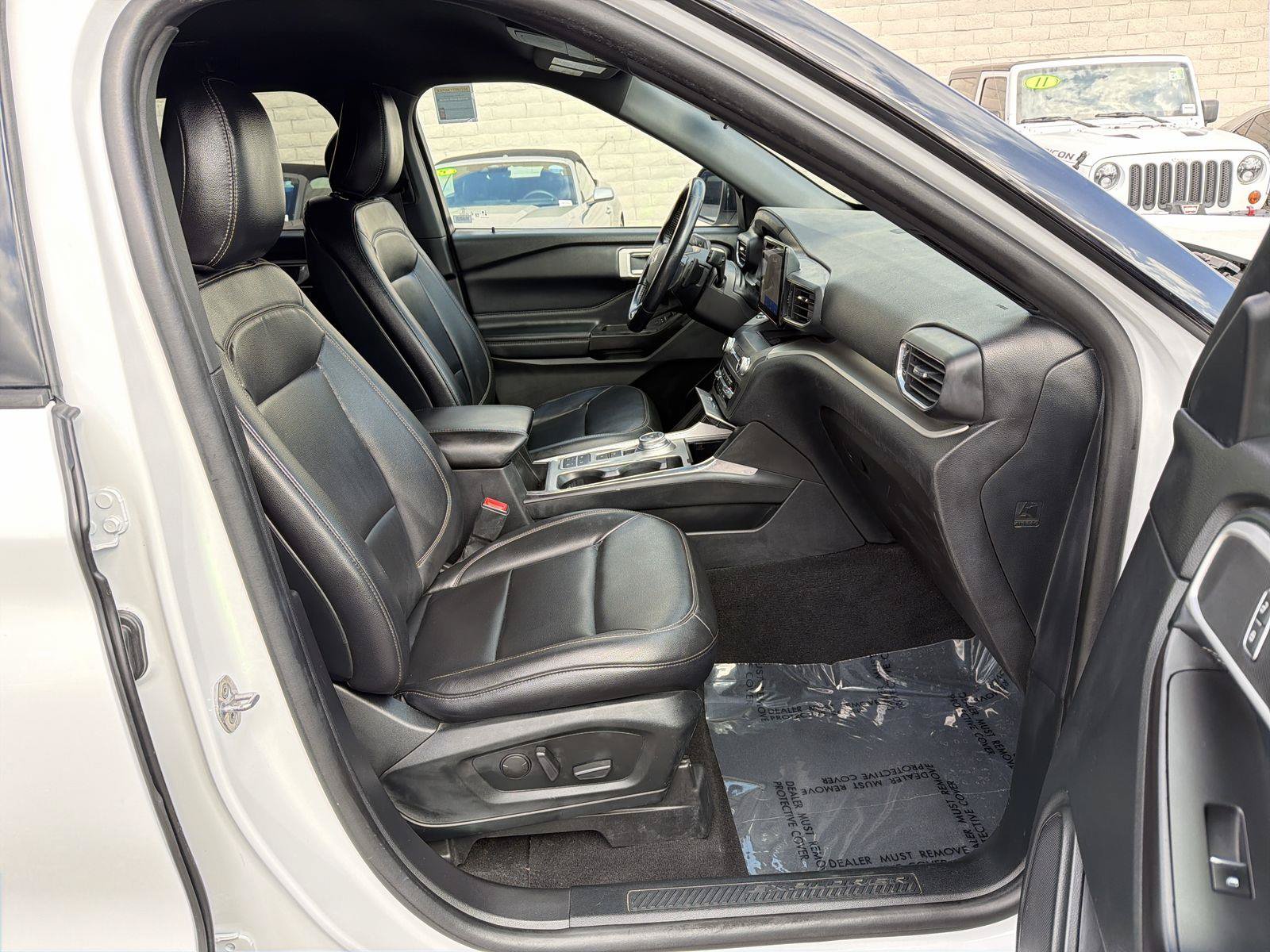 Used 2020 Ford Explorer XLT w/ Equipment Group 202A RWD image 26