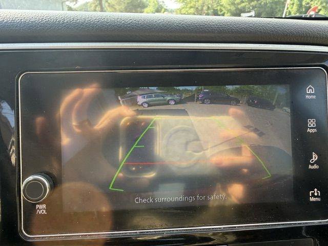 Used 2017 Mitsubishi Outlander SEL AWD/4WD image 18