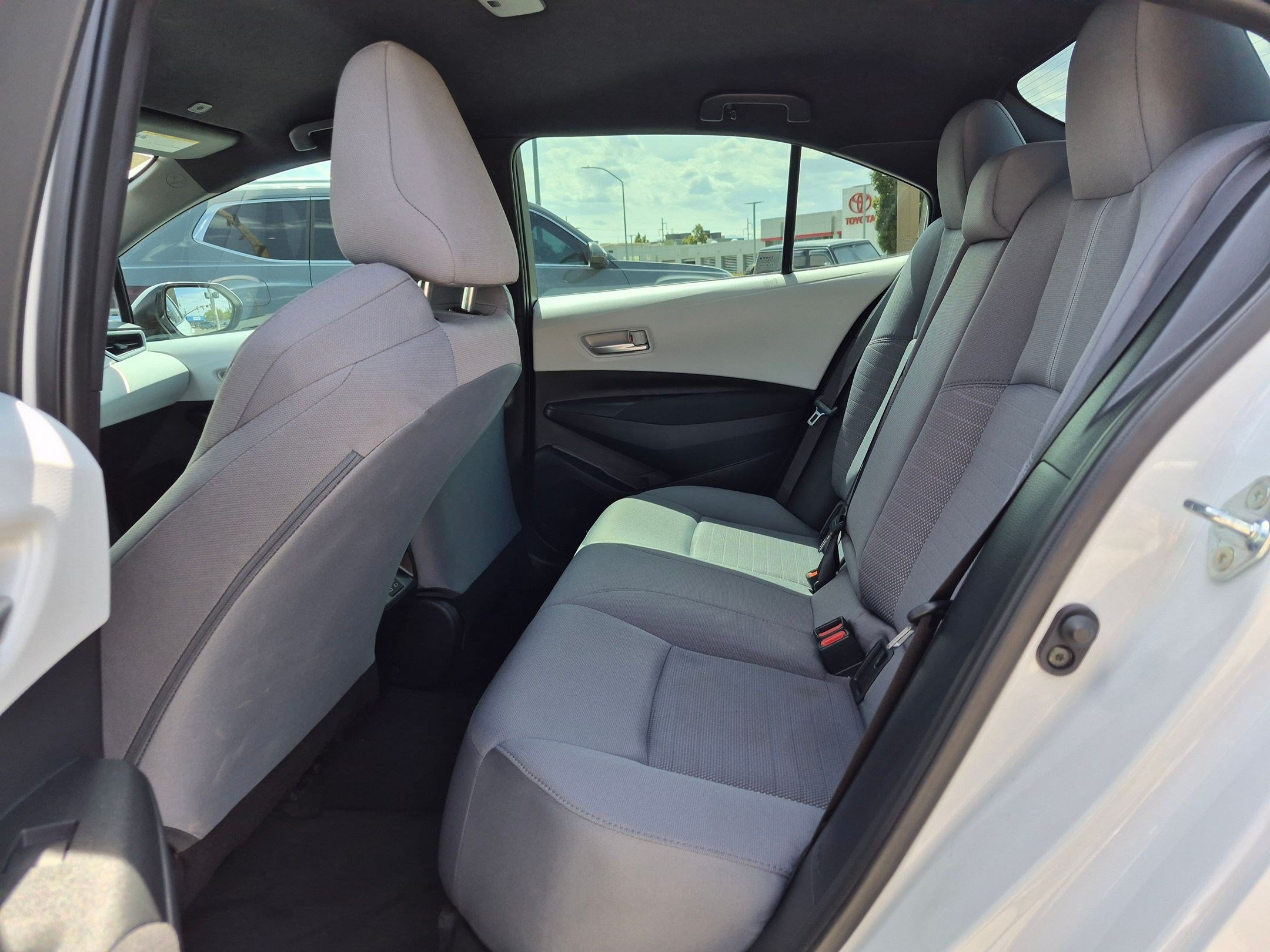Used 2026 Toyota Corolla SE w/ Carpet Mat Package (TMS) FWD image 28