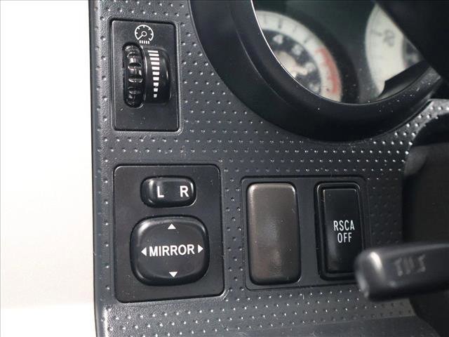 Used 2013 Toyota FJ Cruiser 4WD w/ Upgrade Pkg image 16