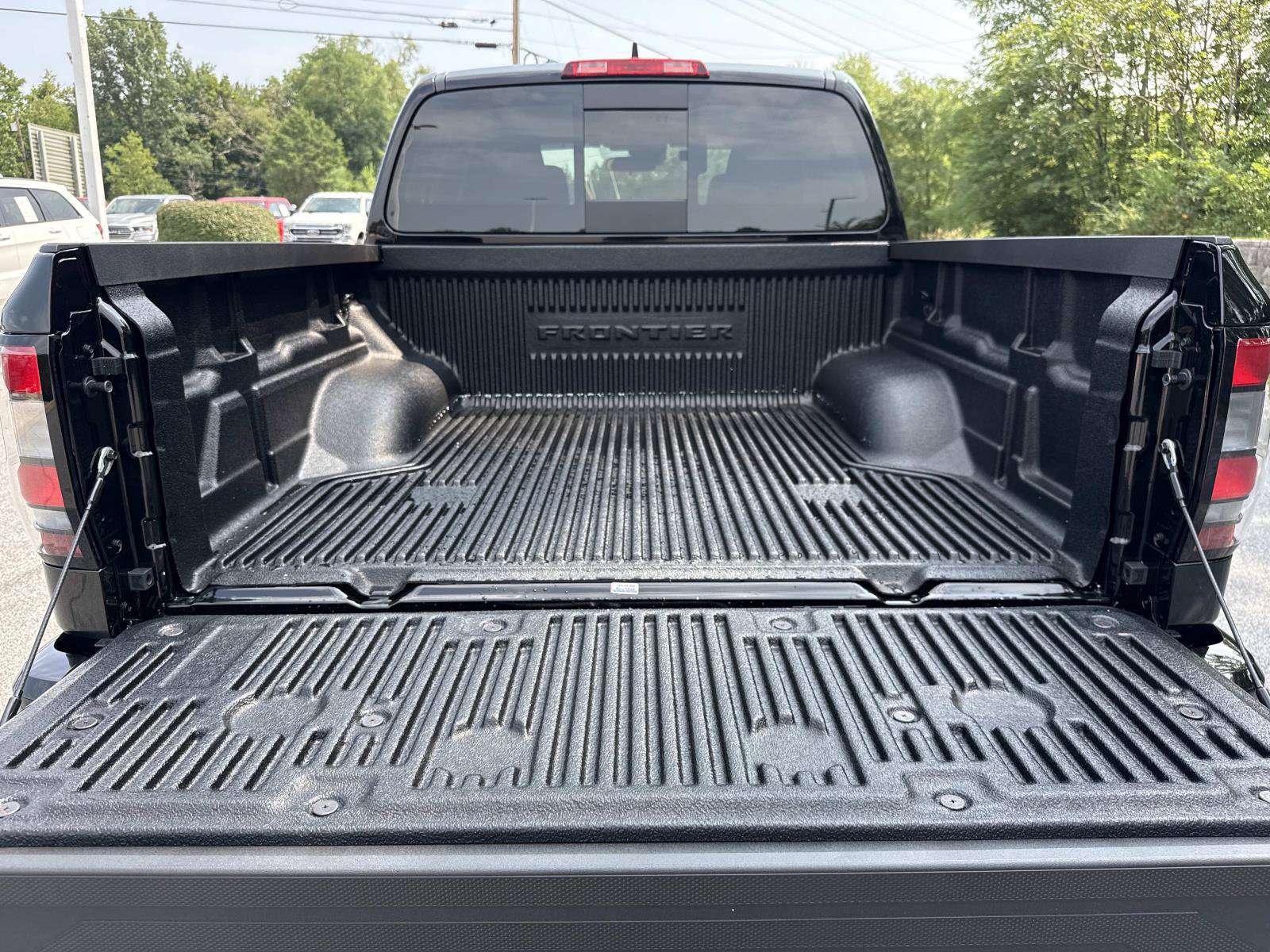 New 2026 Nissan Frontier SV w/ All-Weather Content Package AWD/4WD image 27
