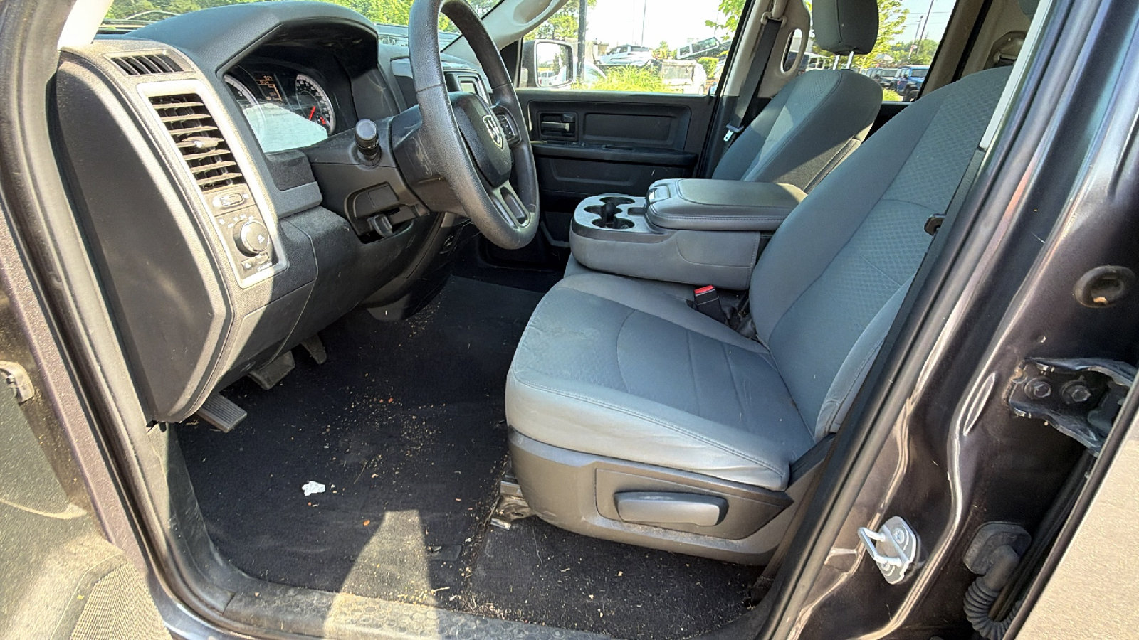 Used 2018 RAM 1500 Express RWD image 16