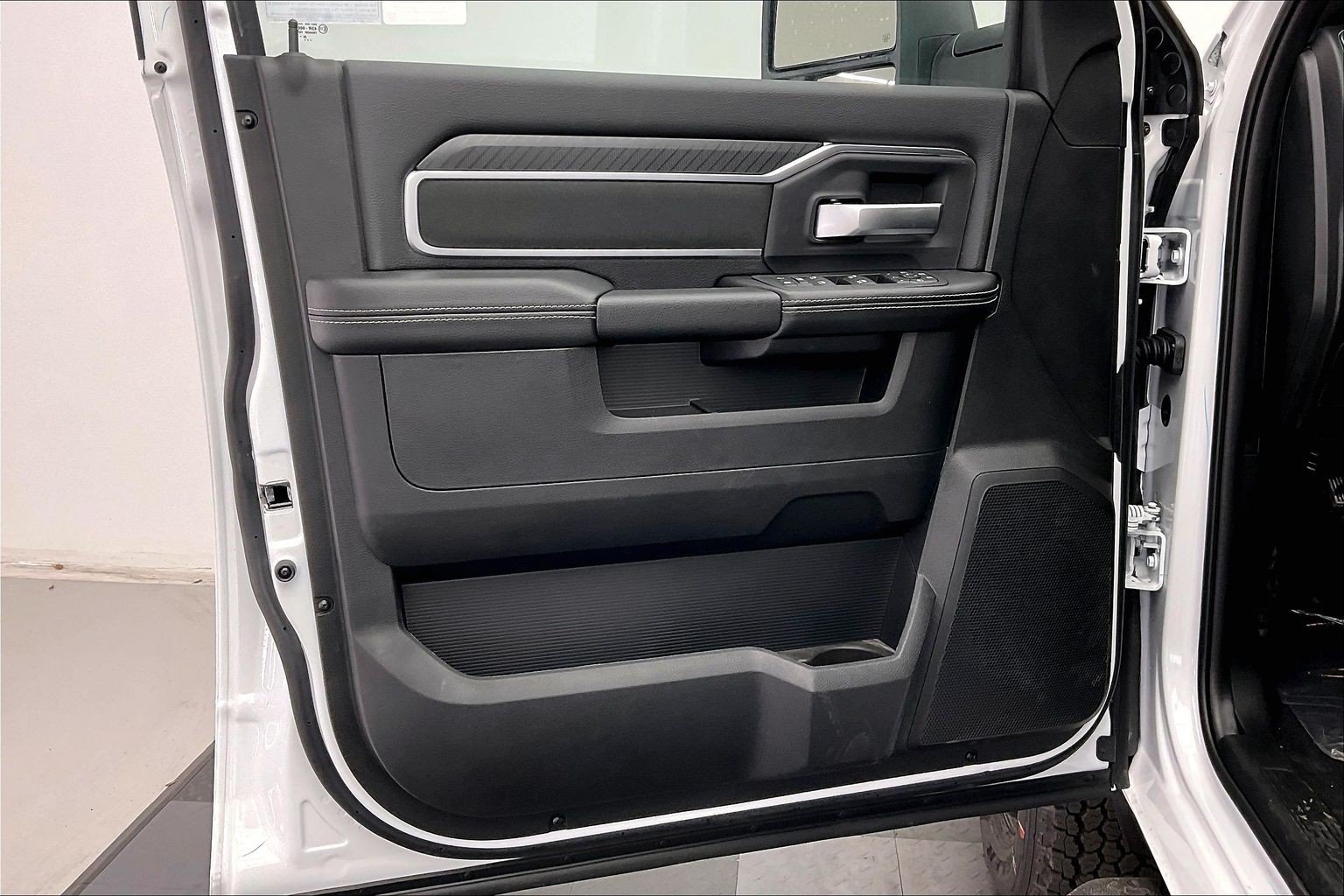 New 2026 RAM 3500 Big Horn AWD/4WD image 12