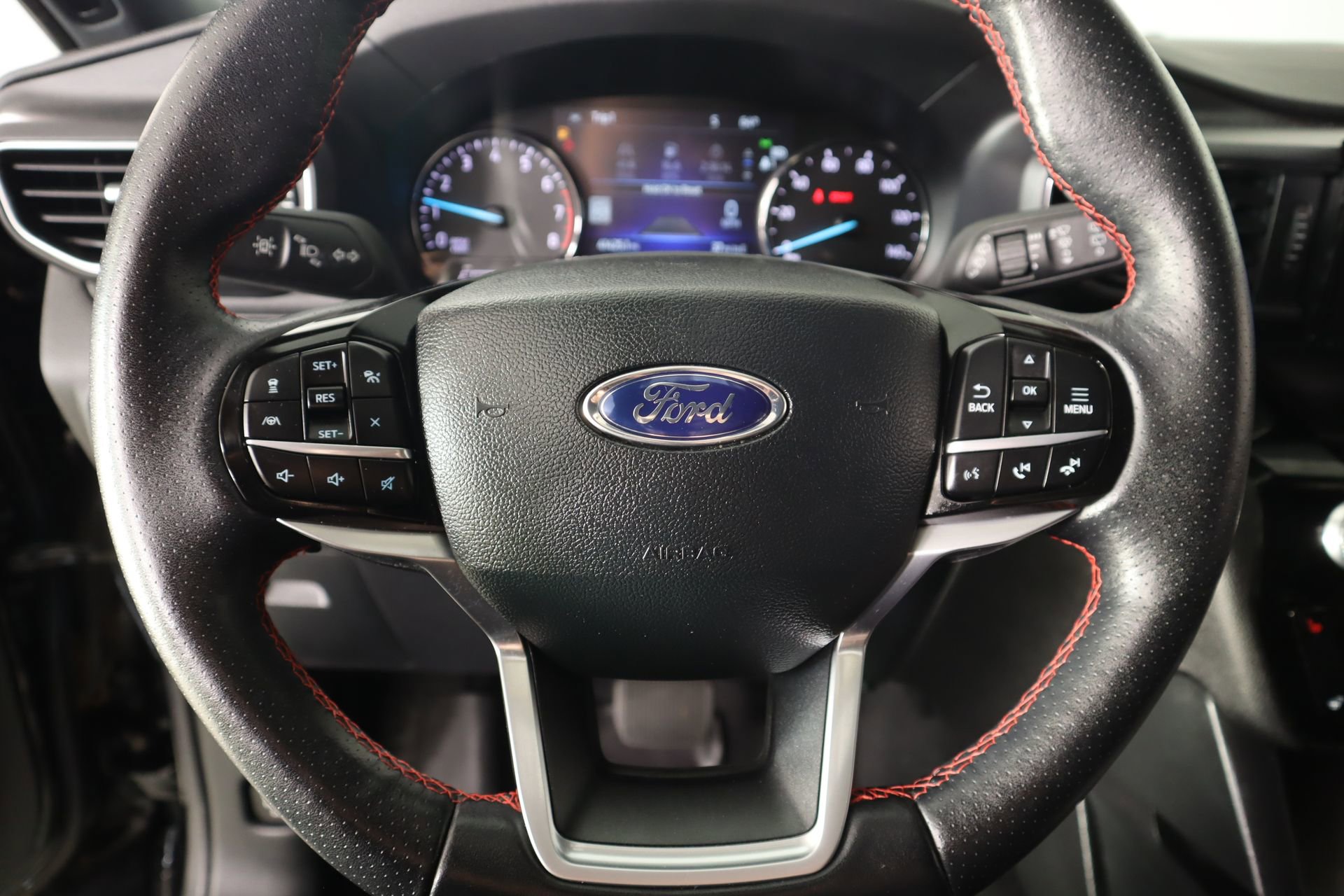 Used 2023 Ford Explorer ST-Line image 3